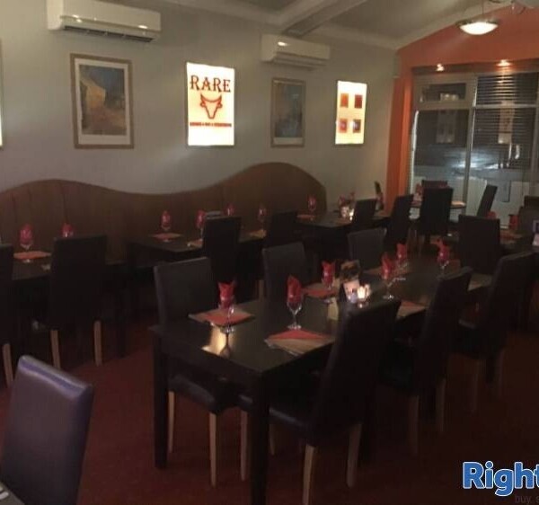 Extremely well established Restaurant/Bar for sale Photo 4