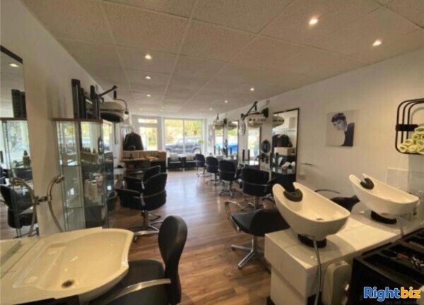 Leasehold Hair Salon for sale in Hampshire Photo 4