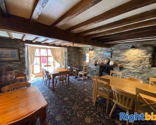 DESIRABLE FREEHOUSE VILLAGE INN WITH SUPERB PUB, RESTAURANT AND GUEST FACILTIES , NORTH WALES Photo 4
