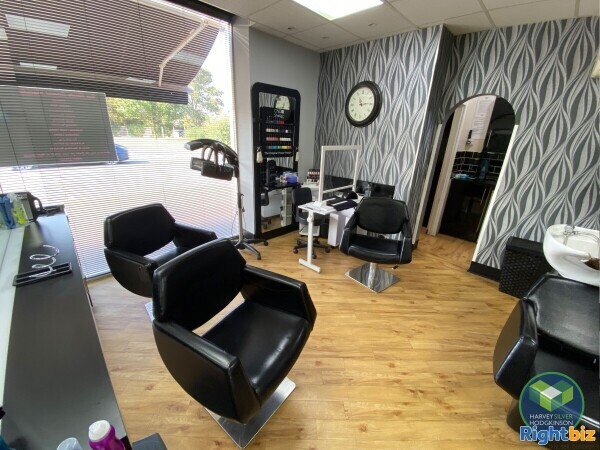 HAIR & BEAUTY SALON: BROUGHTON, CHESTER: Photo 4