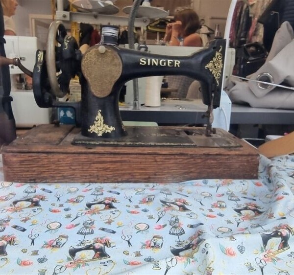 Central Clothes Repair & Alterations Business in Beverley Photo 4