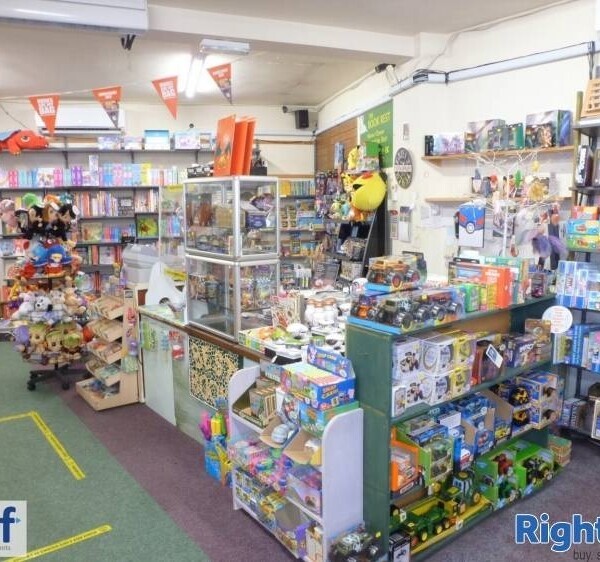BOOK SHOP & CAFÉ Photo 4