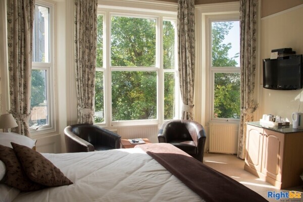 STUNNING DETACHED HOTEL WITH 20 EN-SUITE BEDROOMS – DINING ROOM Photo 4
