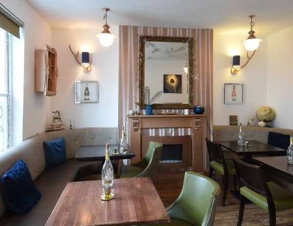 Popular Café & Wine Bar for sale Photo 4