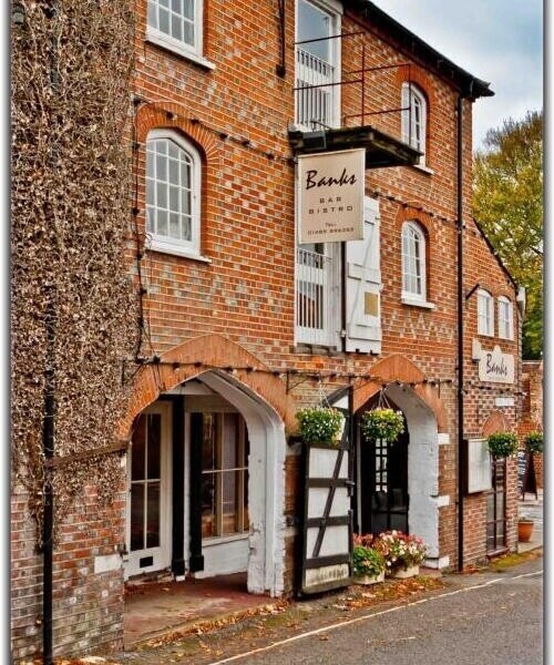 Character Licensed Restaurant premises, in affluent Market Town of Bishop's Waltham, Hampshire. Photo 4