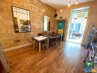 LICENSED RESTAURANT & CAFE: TODMORDEN: Photo 4