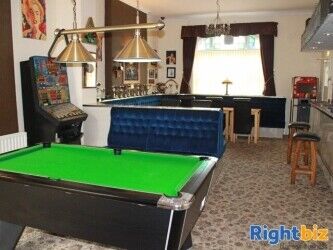 WEST GLAMORGAN - PUBLIC HOUSE - INVESTMENT SALE Photo 4