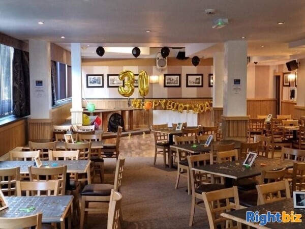 A WELL-PRESENTED PUBLIC HOUSE IN A POPULAR RESIDENTIAL AREA Photo 4