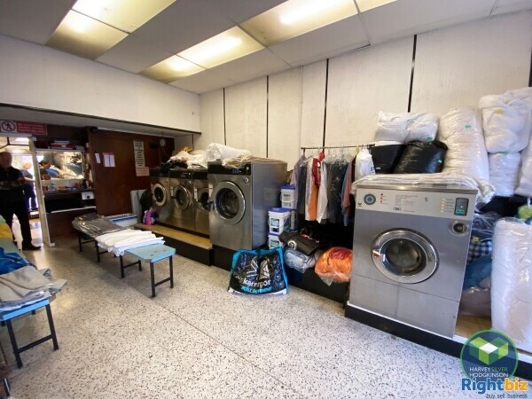 DRY CLEANERS & LAUNDERETTES: WIGAN: Photo 4