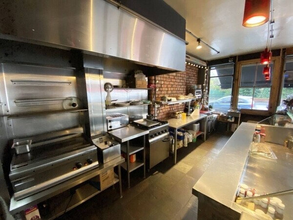 CAFE: EAST DIDSBURY: Photo 4