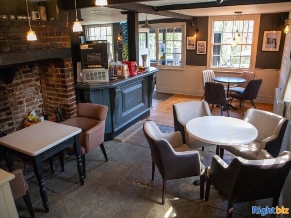 EAST SUSSEX - THRIVING DESTINATION PUB Photo 4