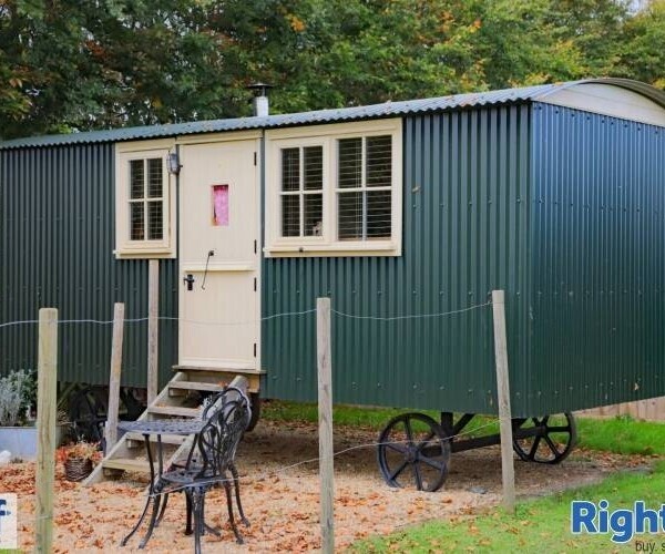 CAMPING & HOLIDAY SITE WITH OWNERS ACCOMMODATION - MARCH, CAMBS Photo 4