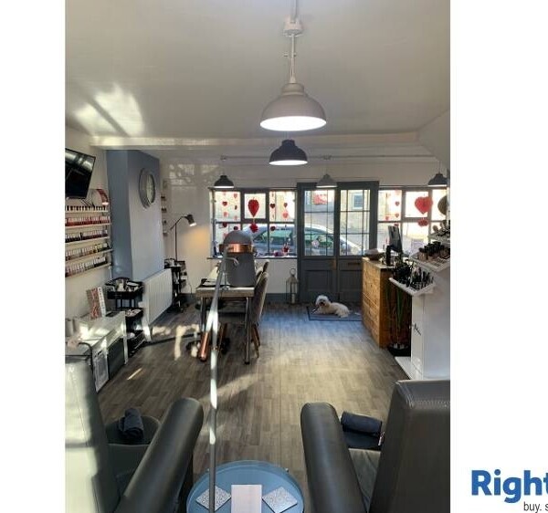 Well established Beauty Treatment business for sale Photo 4