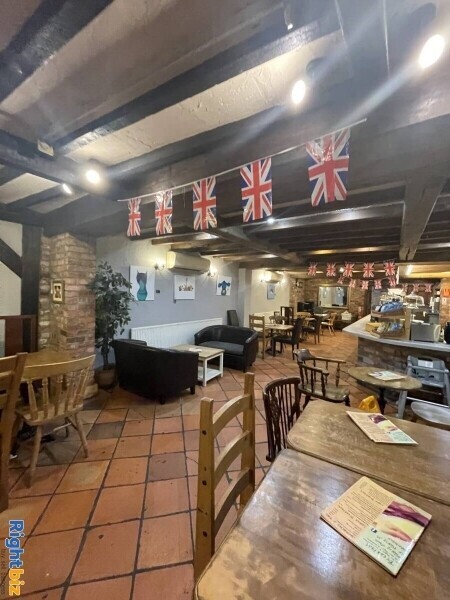 Long Established Retail & Coffee Shop business in Nantwich Photo 4