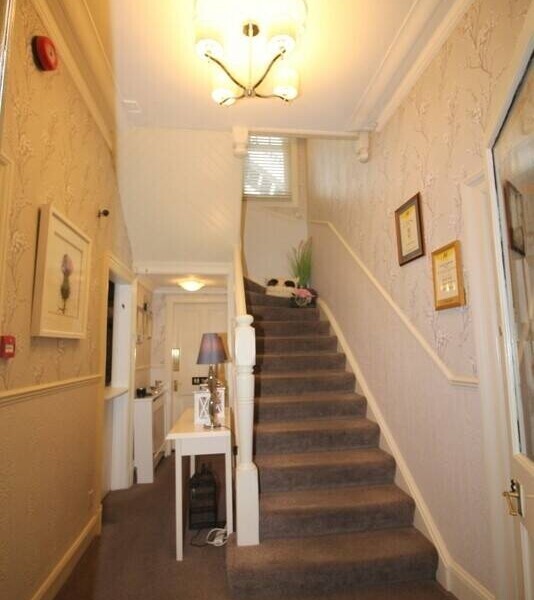 Stunning Bed & Breakfast with Separate Luxury Cottage, set in Spean Bridge Photo 4