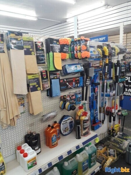 Car accessories and parts retailer in Keynsham Bristol. Photo 4