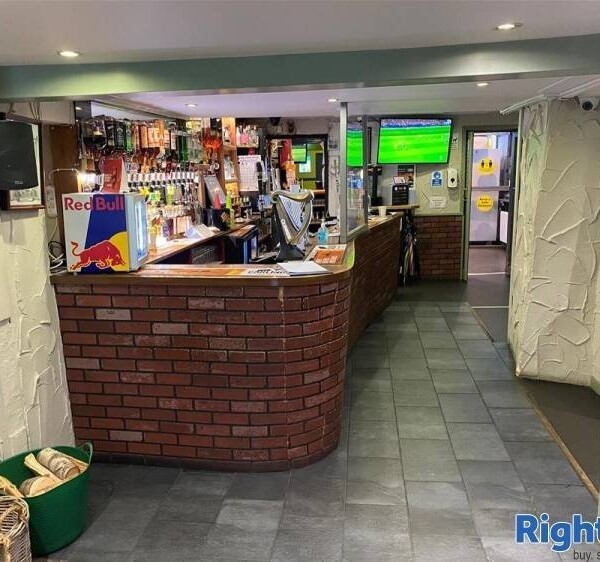 Fully Refurbished Sports Bar and Hotel - Banchory, Aberdeenshire Photo 4