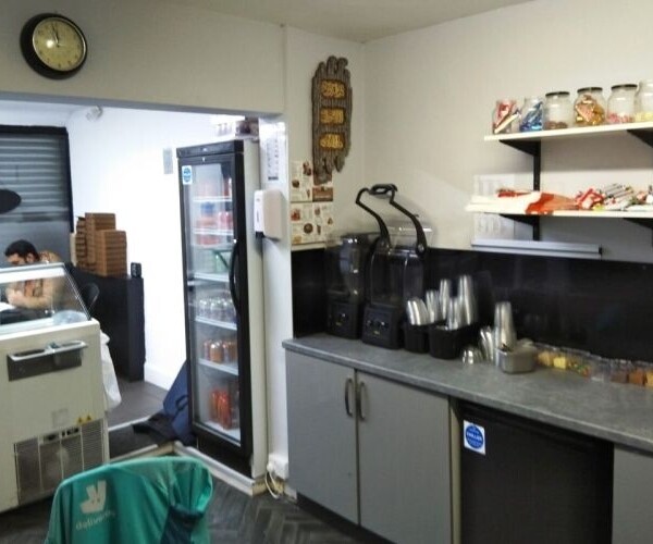Established Dessert Parlour - Oldham Photo 4