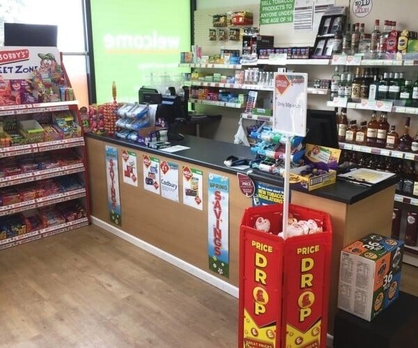 Profitable LONDIS Convenience Store - Lakenheath Photo 4
