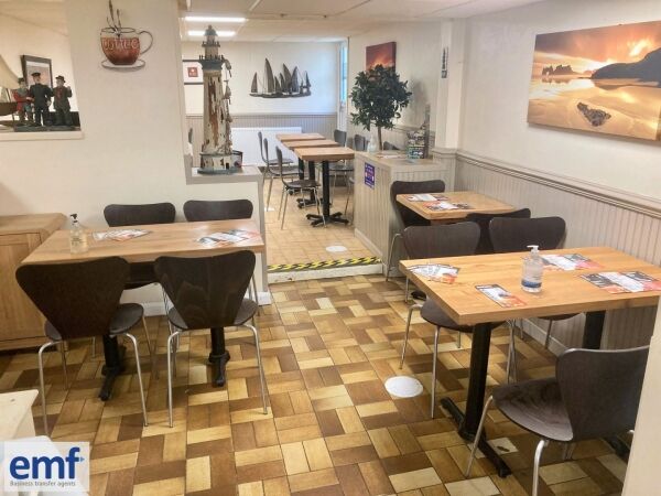 FISH & CHIP TAKEAWAY with SEATING AREA Photo 4