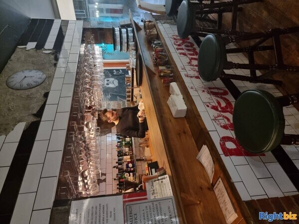 Vacant Licensed Restaurant, East Grinstead Photo 4