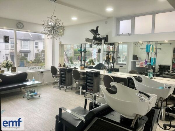HAIR SALON Photo 4