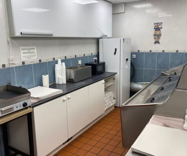Fish & Chip Shop With Accommodation - Cheshire Photo 4