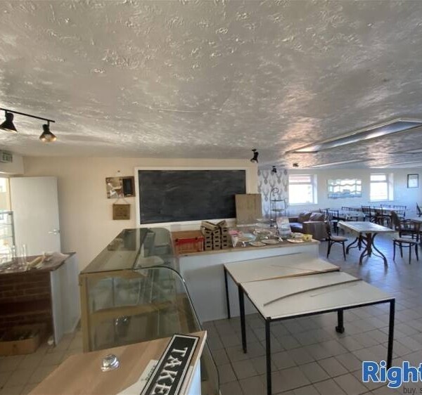 Cafe & Sandwich Bars For Sale in Holme-on-Spalding-Moor Photo 4