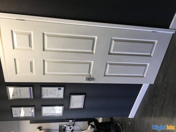 Established barbers/hairdressers for sale Photo 4