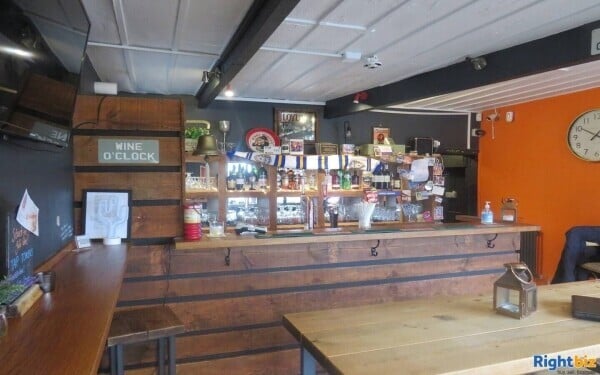 Well-known, Local & Popular, Free of Tie Bar Business Photo 4