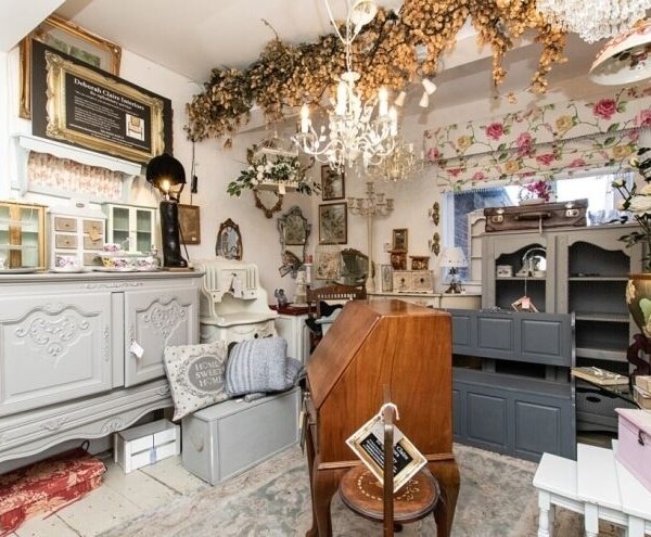 Grade II Listed Commercial Property - Knutsford Photo 4