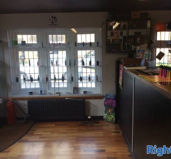 Popular Vape Store with Games Room Photo 4