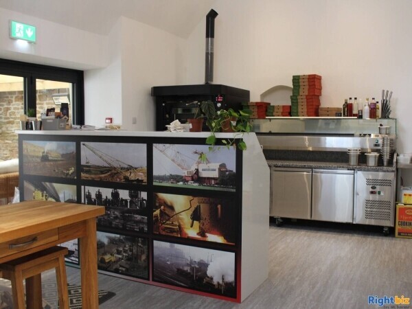 NORTHAMPTONSHIRE - RECENTLY RENOVATED STONE BUILT SOUGHT AFTER VILLAGE FREEHOUSE Photo 4