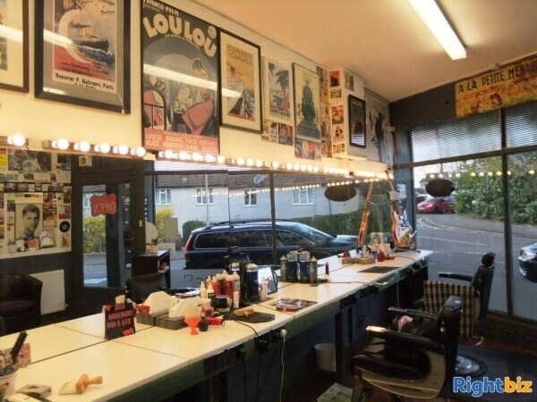 GROUND FLOOR BARBER SHOP - LONG LEASEHOLD PROPERTY FOR SALE OR AVAILABLE ON LEASE - BORDON, HANTS Photo 4