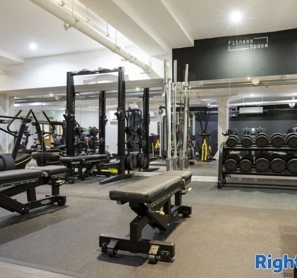 Extremely Popular Gym in East London Photo 4