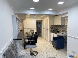 Well Presented Barber Shop for sale Photo 4