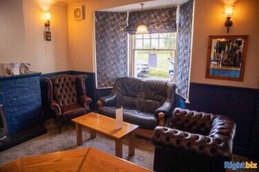 SURREY - SUPERBLY REFURBISHED PUB & RESTAURANT Photo 4