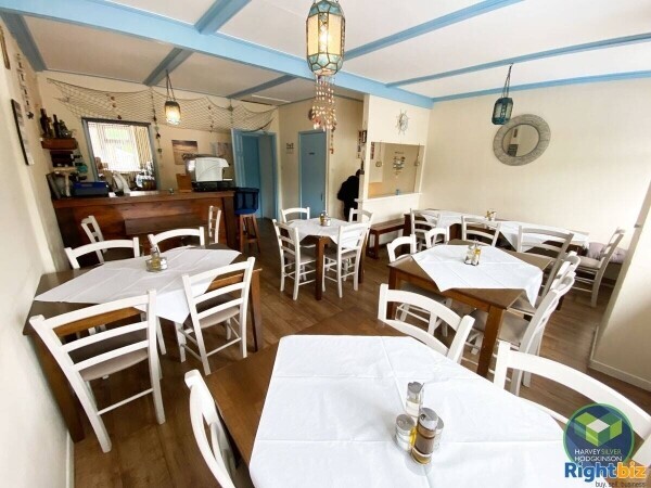 LICENSED RESTAURANT/CAFE: CHAPEL EN LE FRITH: Photo 4