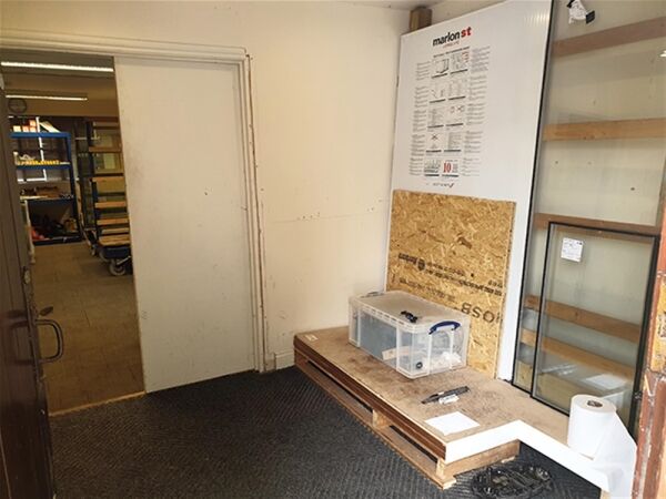 NICHE WINDOW & DOOR MAINTENANCE, SUPPLY, INSTALLATION NORTH-SOMERSET Photo 4