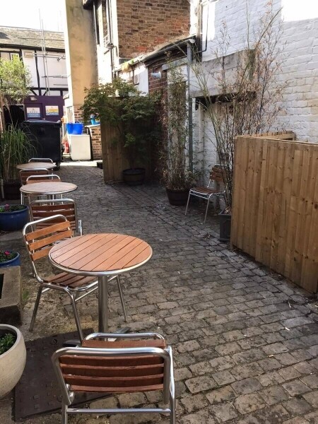 FANTASTIC OPPORTUNITY - FULLY REFURBISHED LICENSED 25 SEATER CAFÉ - ETON, BERKSHIRE Photo 4