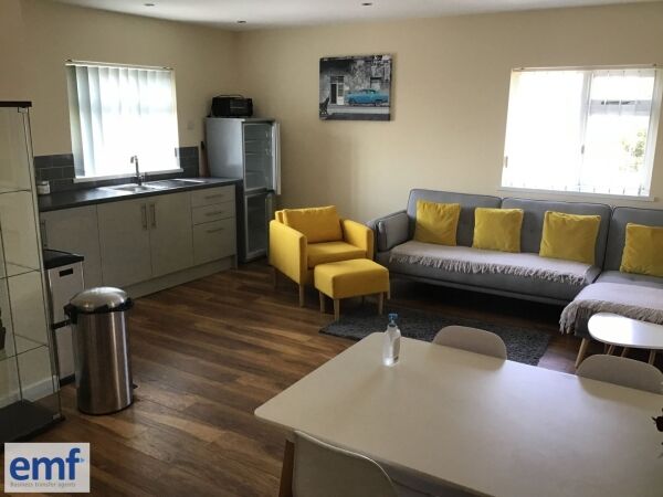 PRICE REDUCED: STRONG SALES RESTAURANT WITH AIRBNB FLAT INCOME, VALE OF GLAMORGAN Photo 4