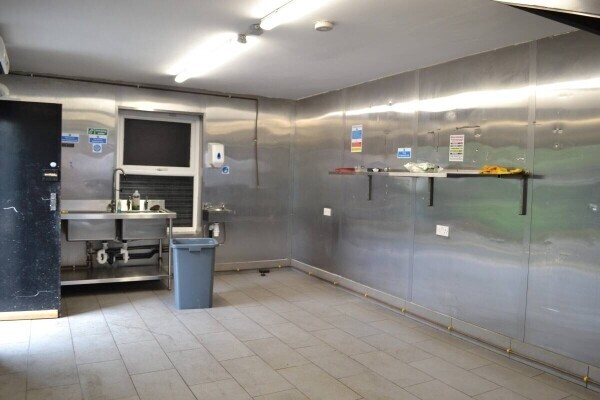 **Closed** Chicken Store with Accommodation Prime Location Photo 4