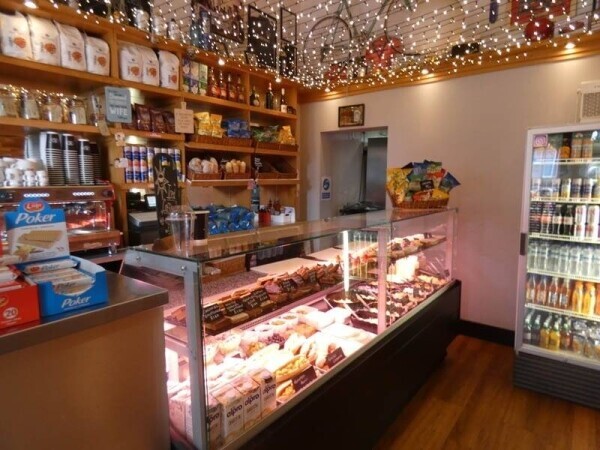 Retirement sale. Highly profitable cafe and sandwich shop in Stepps Photo 4