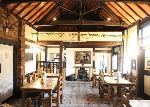 WARWICKSHIRE - MAIN ROAD FREEHOUSE AND CAMPSITE Photo 4