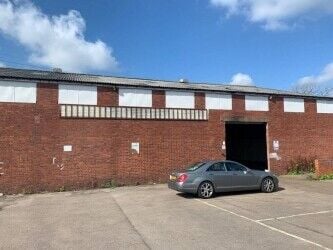 Unit to Let in Tipton, Birmingham. 20,000 SQFT with huge yard. Prime Location, Nill Premium