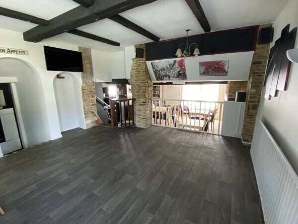 SOMERSET - FREE OF TIE VILLAGE PUB IN 2.37 ACRE PLOT Photo 4
