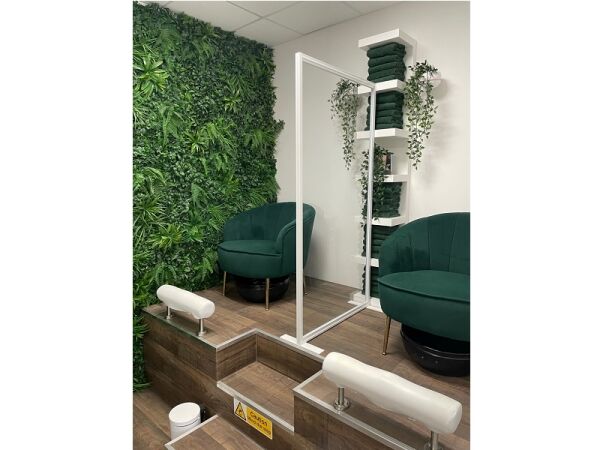 Well established Beauty Treatment business in Eastleigh for sale Photo 4