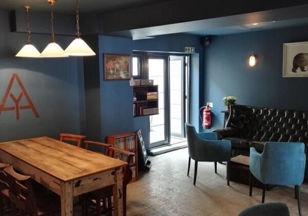 Freehold Wine Bar & Coffee House with 3 Boutique Letting Rooms Located In Newquay Photo 4