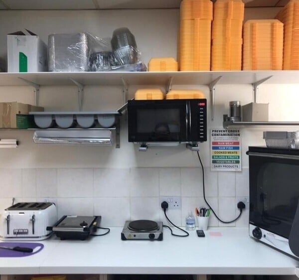 Leasehold Café & Takeaway Located In Bulkington Photo 4