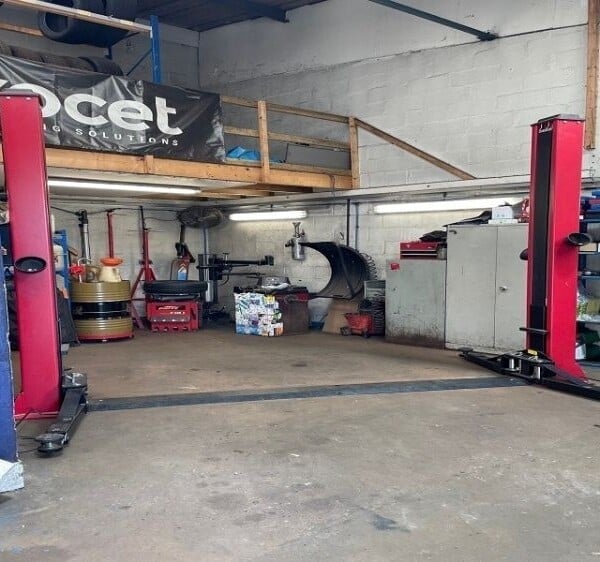 Well Established Garage And Mot Centre For Sale Photo 4
